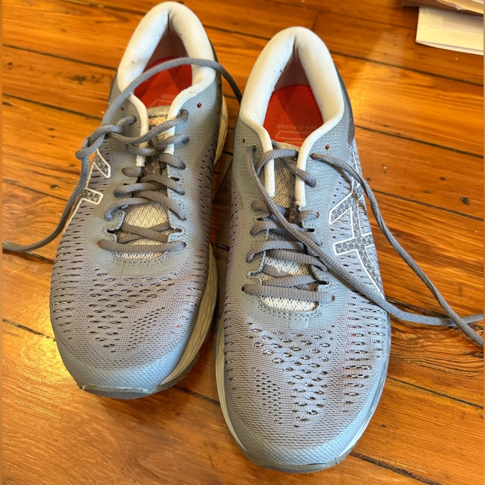 Asics lightly worn dark gray tennis shoes